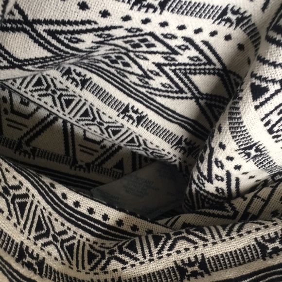 THIRTY-ONE NWT Aztec Tribal Southwest Tapestry Style Reversible Travel Bag - Picture 8 of 15